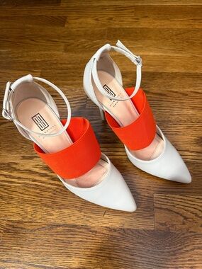 Shoe Dazzle White Pointed-Toe Heels with Orange Elastic Band